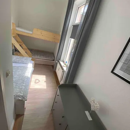 Diekstraat 公寓 *